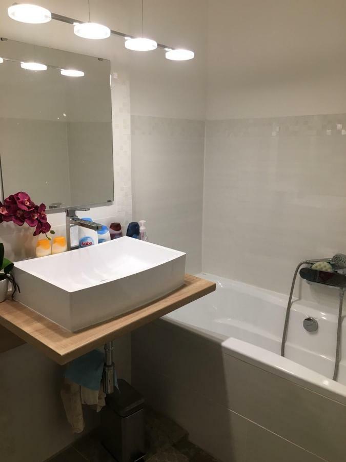 Hunyadi Apartman Сексард Экстерьер фото