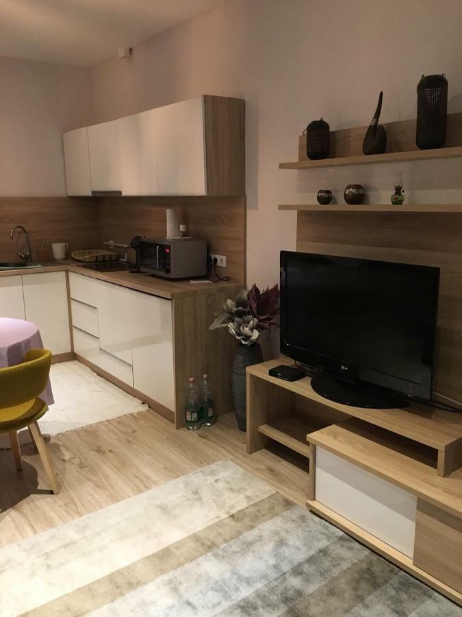 Hunyadi Apartman Сексард Экстерьер фото