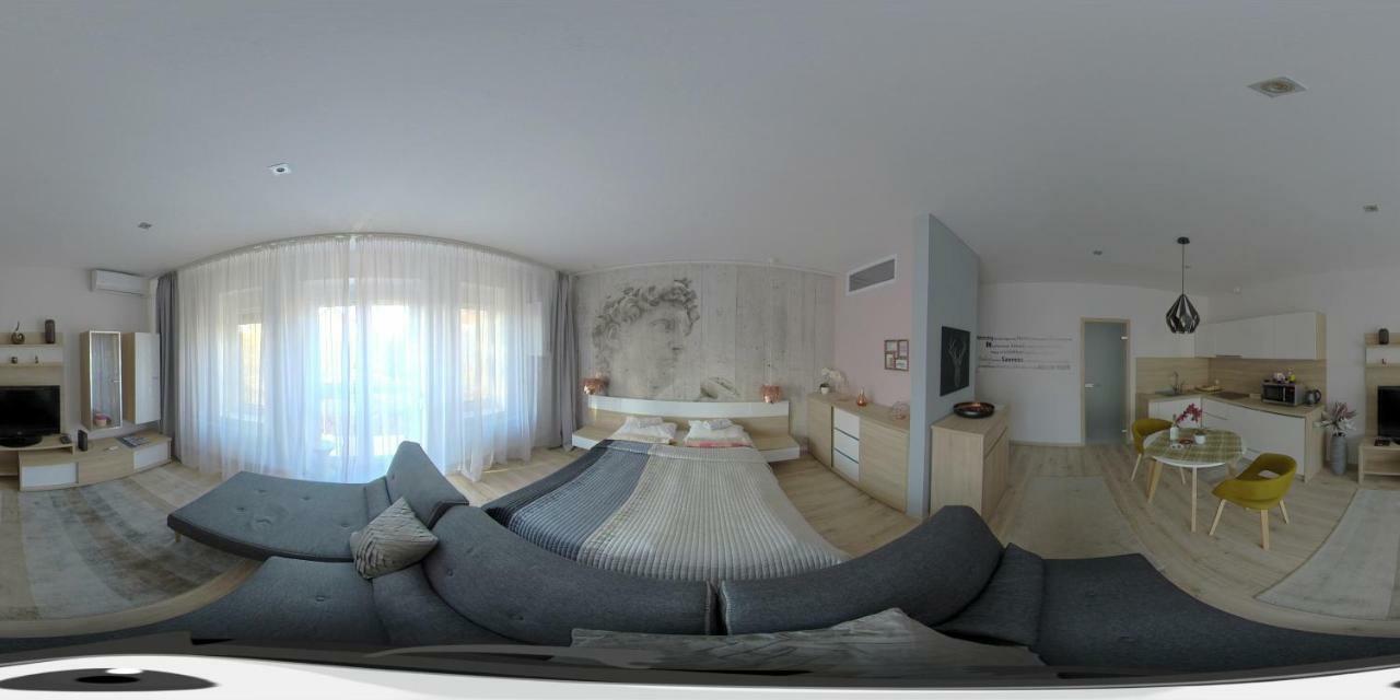 Hunyadi Apartman Сексард Экстерьер фото