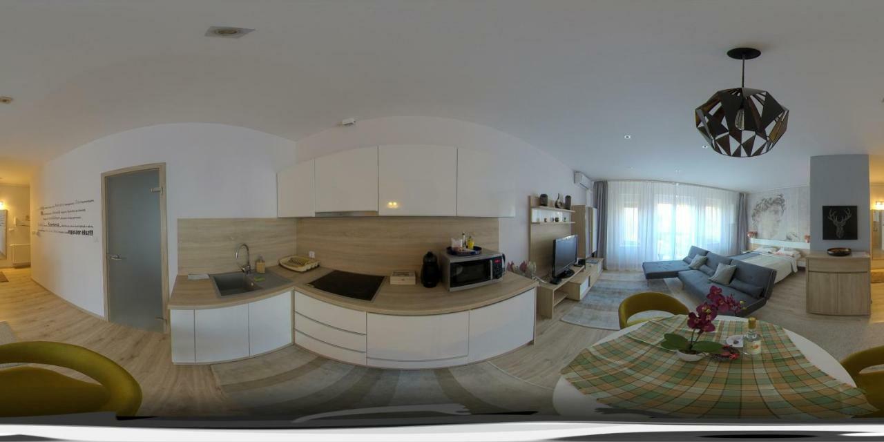 Hunyadi Apartman Сексард Экстерьер фото